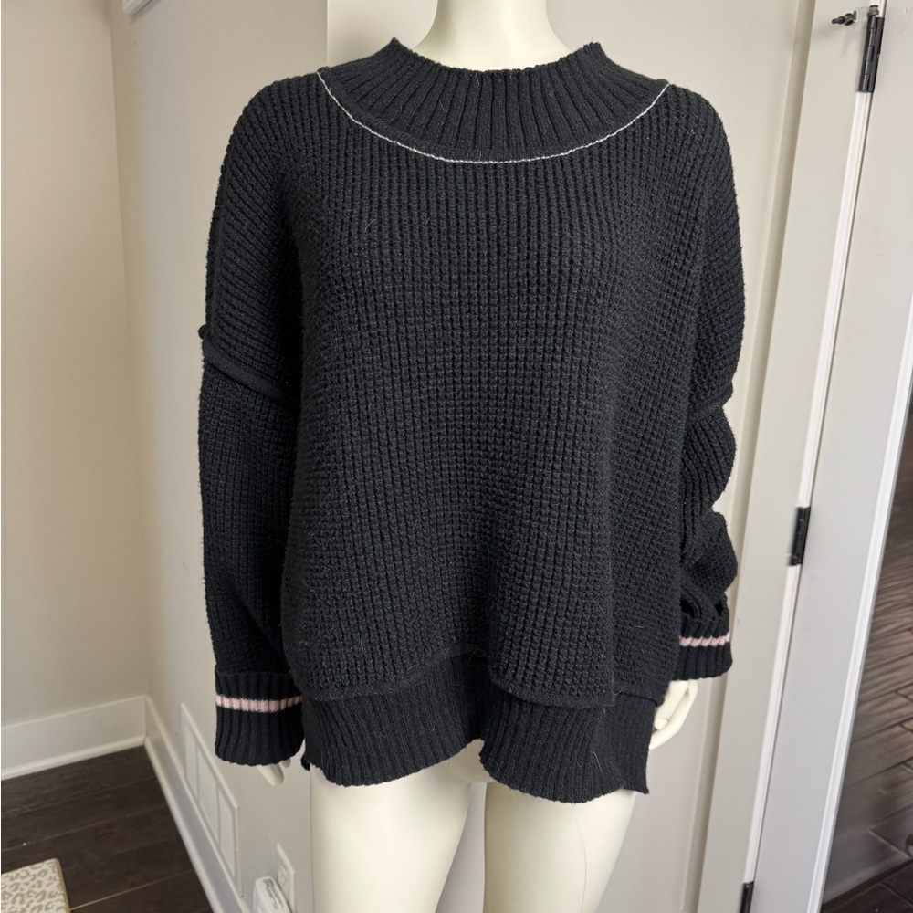 Arula Black Textured Crew Neck Sweater Size 3 (22/24)